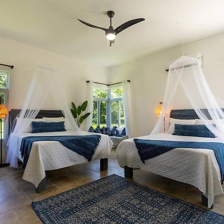 Ivy'S Cove Beach Side Condo - Luxury Villa Whitehouse Ngoại thất bức ảnh