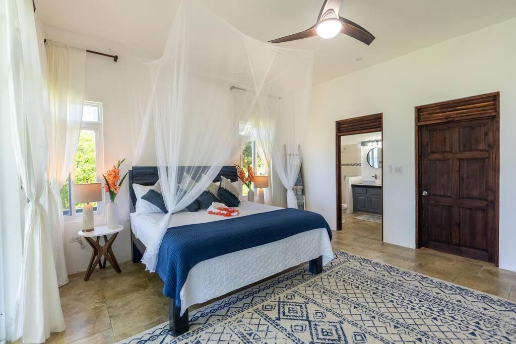 Ivy'S Cove Beach Side Condo - Luxury Villa Whitehouse Ngoại thất bức ảnh