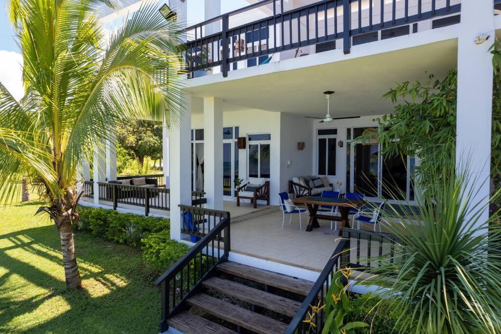 Ivy'S Cove Beach Side Condo - Luxury Villa Whitehouse Ngoại thất bức ảnh