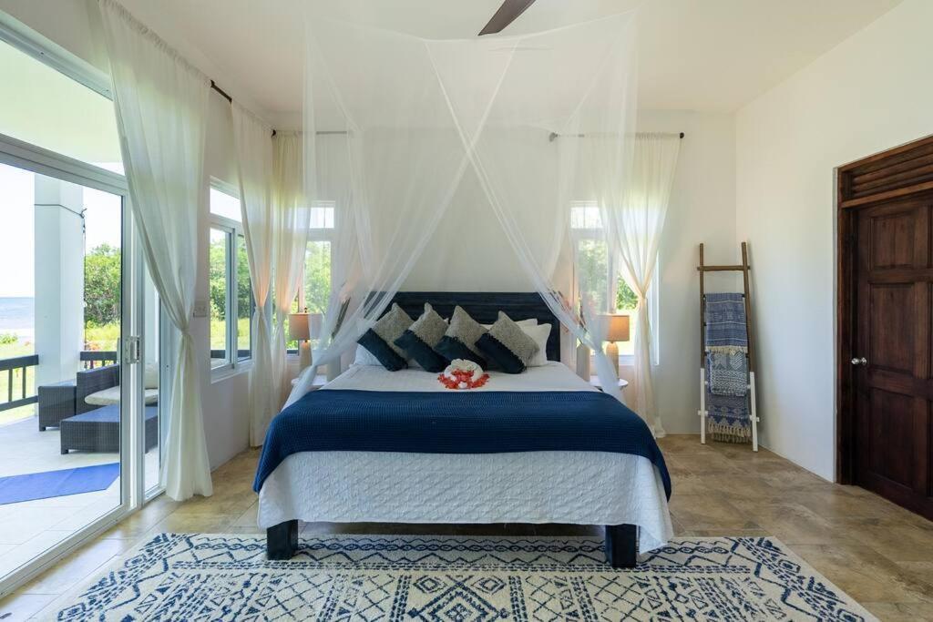 Ivy'S Cove Beach Side Condo - Luxury Villa Whitehouse Ngoại thất bức ảnh