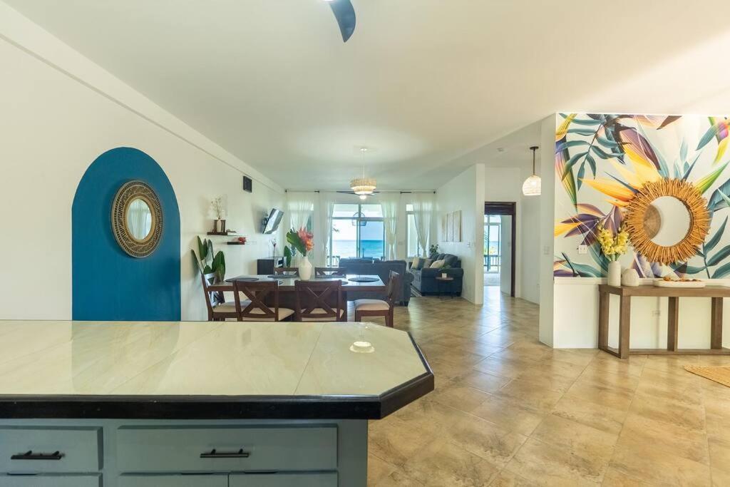 Ivy'S Cove Beach Side Condo - Luxury Villa Whitehouse Ngoại thất bức ảnh